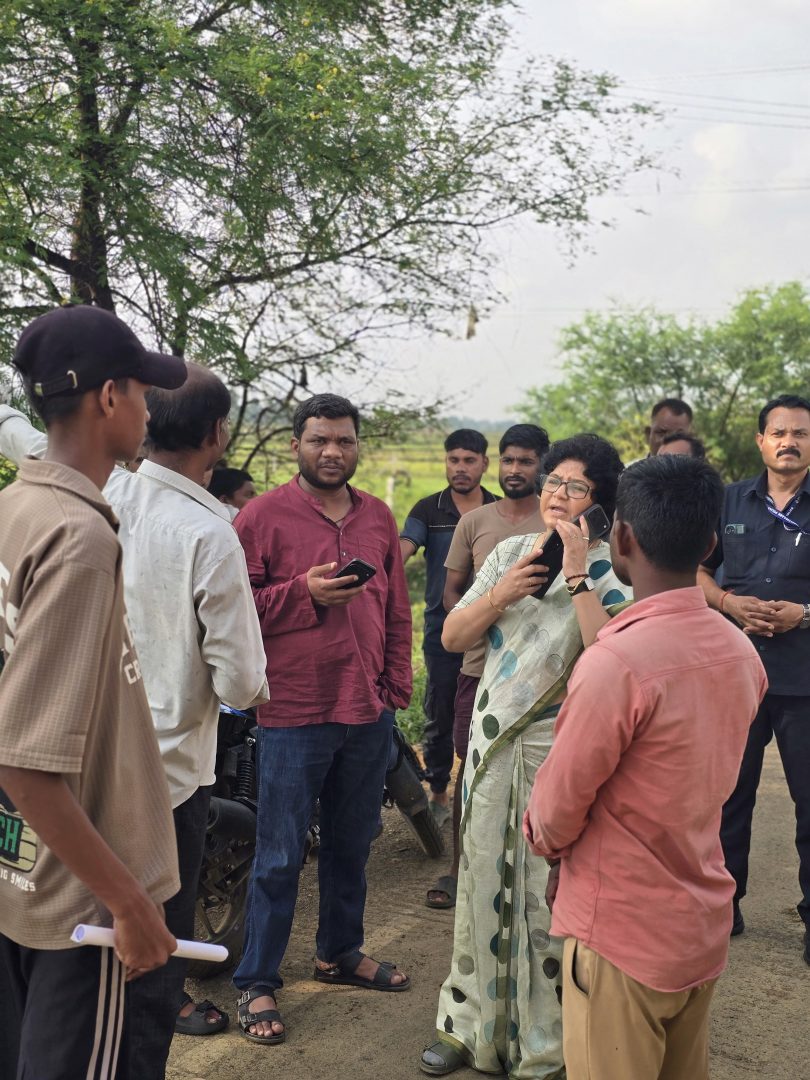 डूमरपाली में बिजली तांडव से 30 घर खाक : विधायक शेषराज हरबंश का अल्टीमेटम — मुआवजा दो या बड़े आंदोलन को रहो तैयार