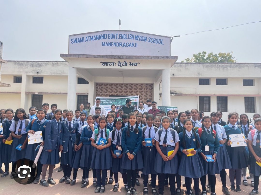 स्वामी आत्मानंद स्कूलों में दो दिवसीय हड़ताल से पढ़ाई ठप्प : शिक्षकों की आर-पार की जंग, संकट में छात्रों का भविष्य